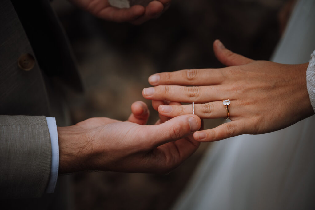 tatianasardozphotography-bcelopementpackages-britishcolumbiaelopement-elopebritishcolumbia-bcelopement-vancouverelopementphotographer-garibaldielopement