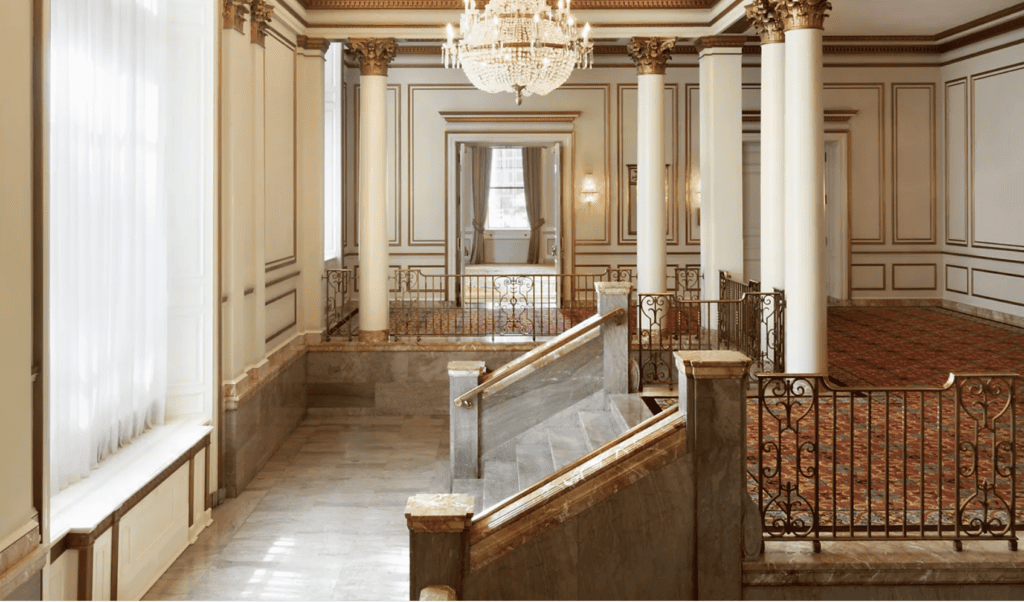 thegrandstaircase-fairmount-hotel-vancouver-elopement-venue